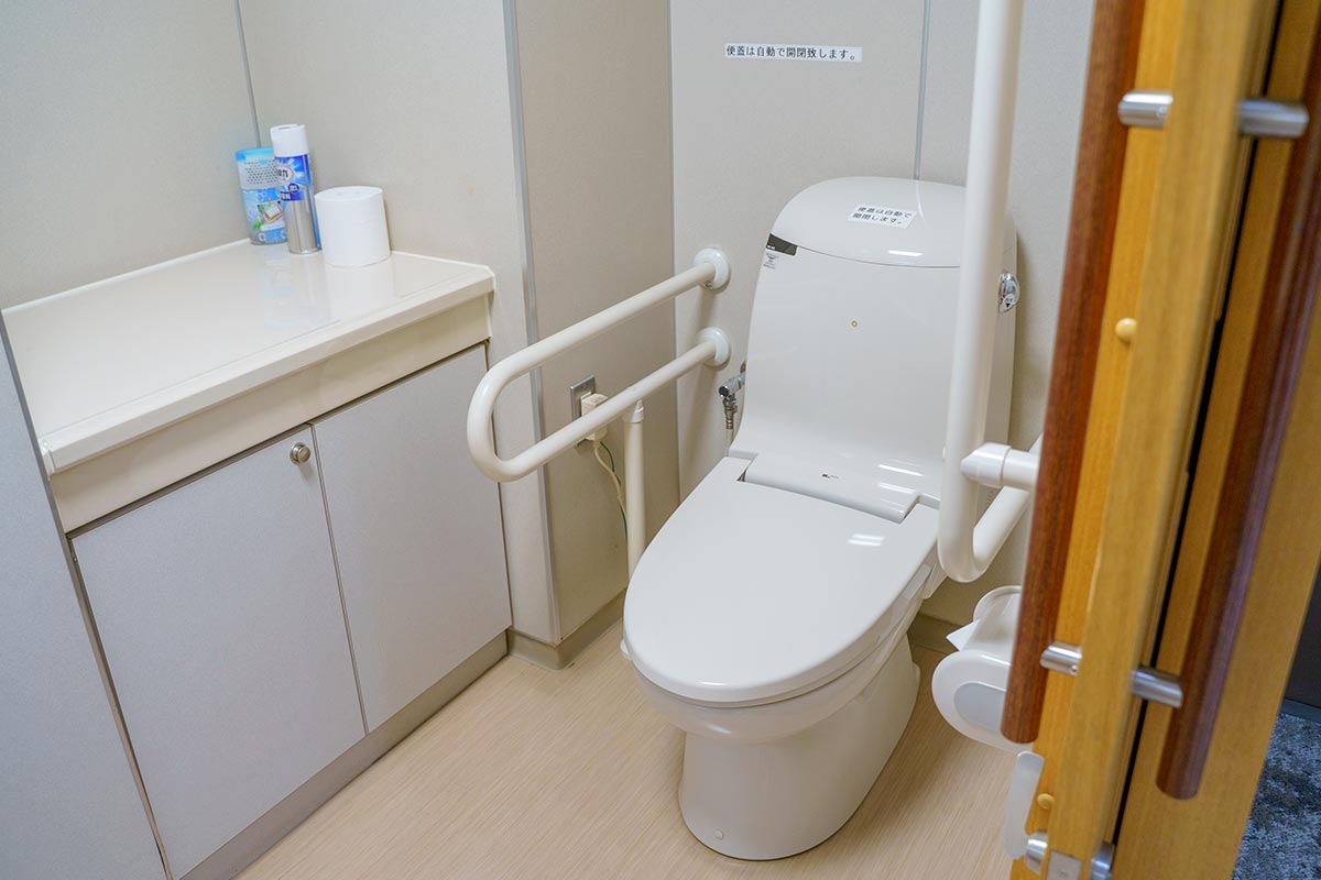 日華斎場内のトイレ